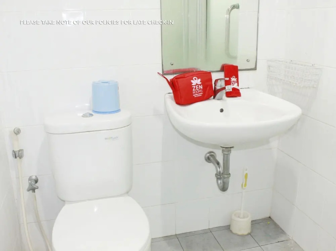 ZEN Rooms Setiabudi 15