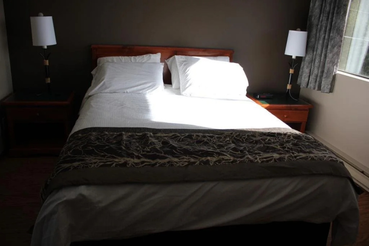 The Bamfield Motel