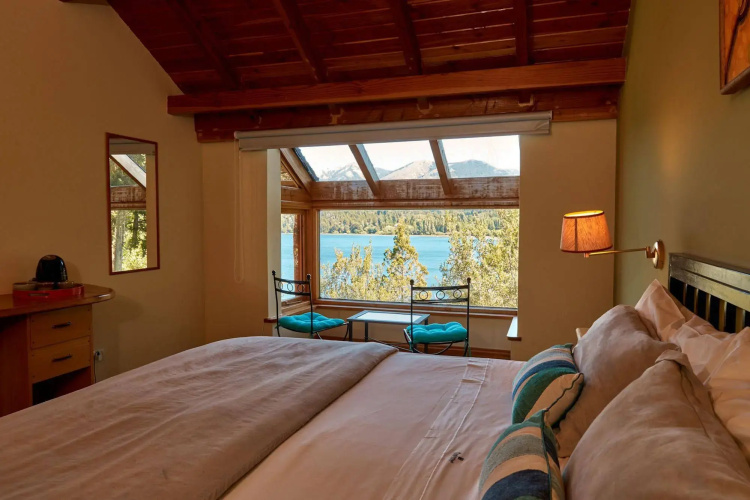 Peninsula Petit Hotel