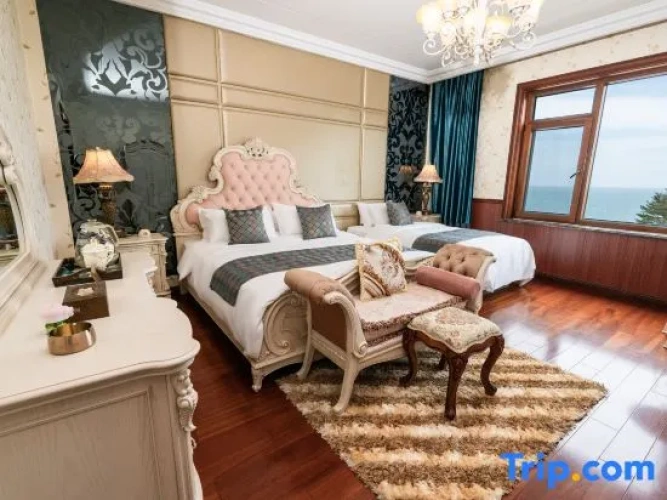 Standard Twin Family room with view