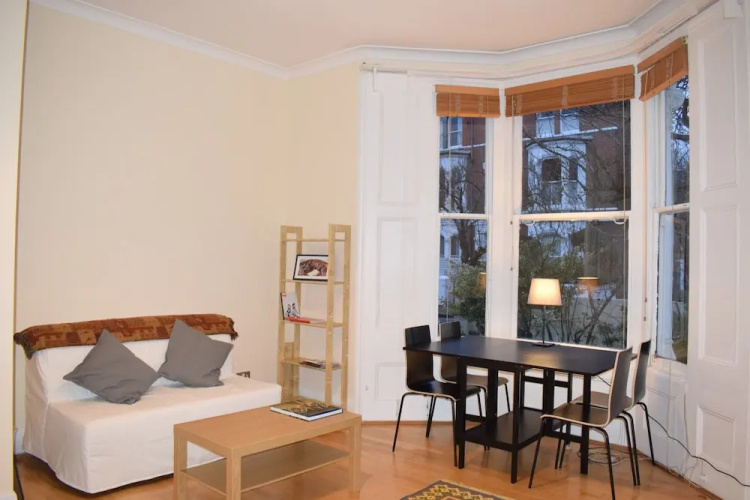 1 Bedroom Shepherds Bush Apartment