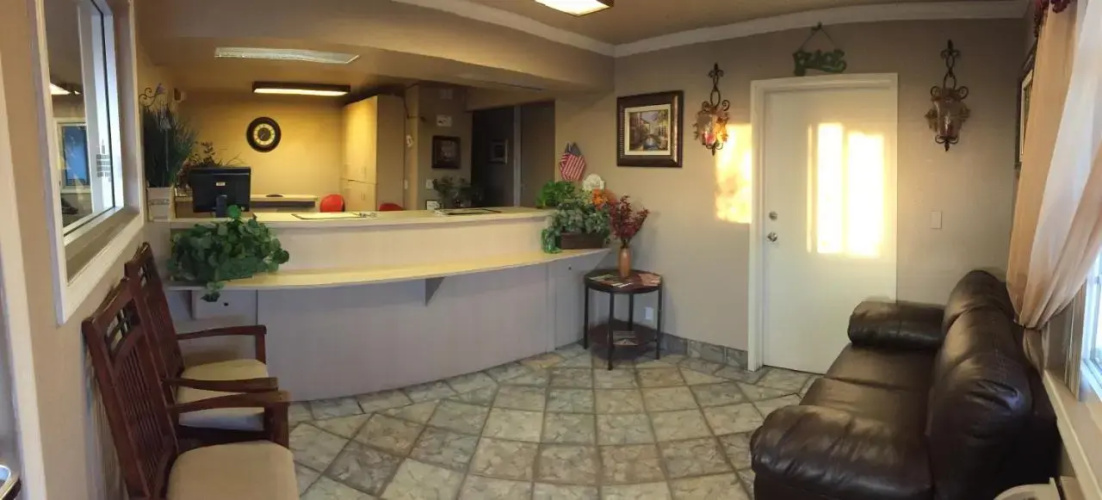 Hilltop Inn Suites