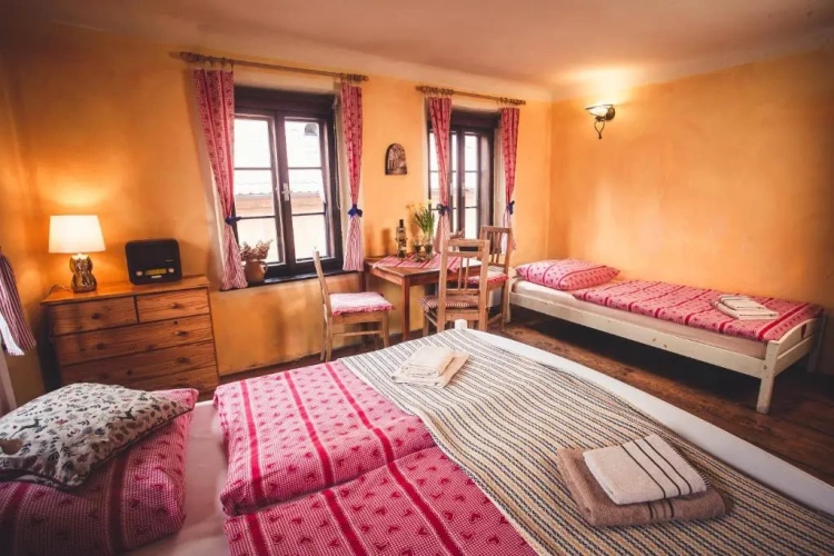 Standard Triple room