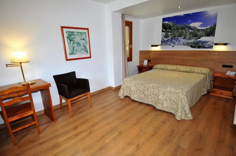 Hotel Petit Lacreu