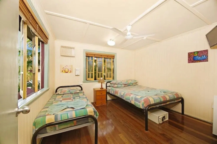 Tropic Days Backpackers
