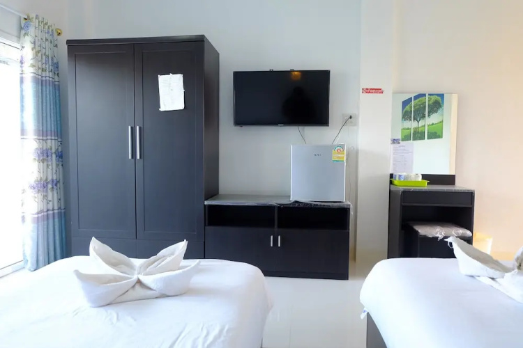 R J House Resort