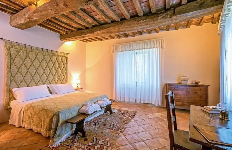 4 Bedrooms Cottage