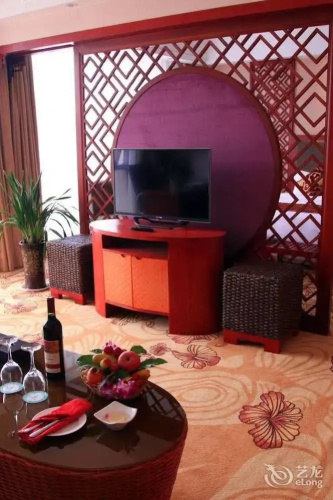 Mer Jade Crown Jianguo Hotel