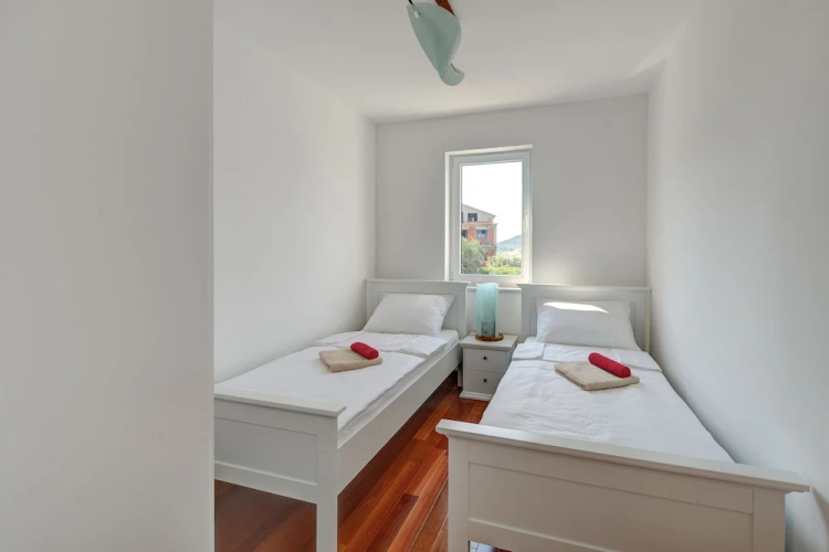 Apartments Zrinka