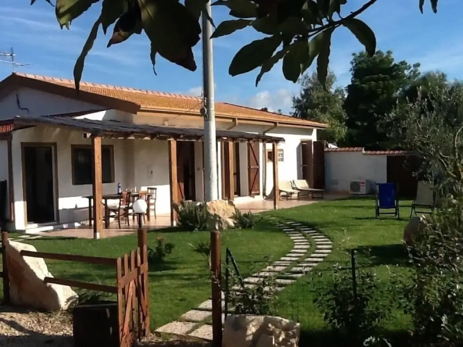 2 Bedrooms Villa
