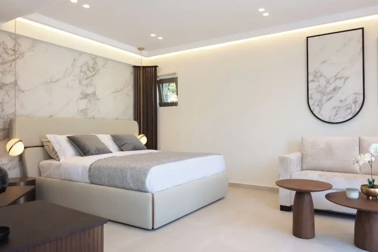 Deluxe Suite with balcony and with land view