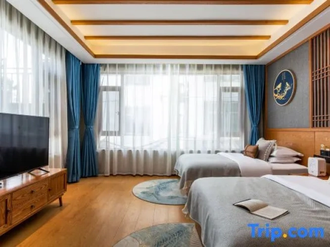Luxury Twin Suite