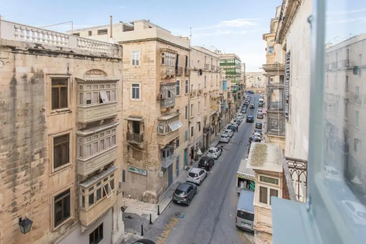 Valletta Collection - 101 Republic