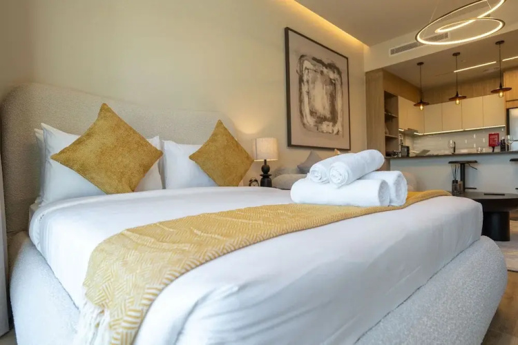 Comfortable Flat That Sleeps 2 Near Circle Mall
