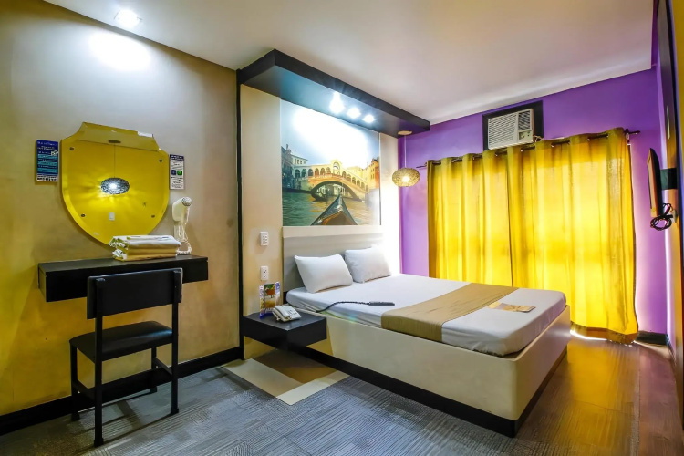 Hotel DreamWorld Araneta Cubao