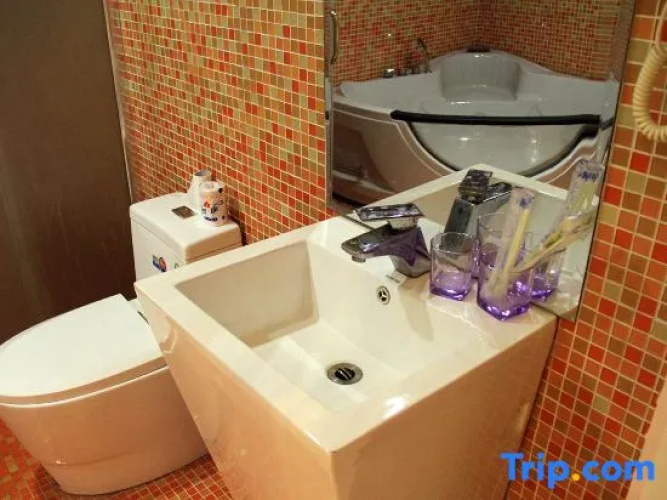 Caifu Express Hotel
