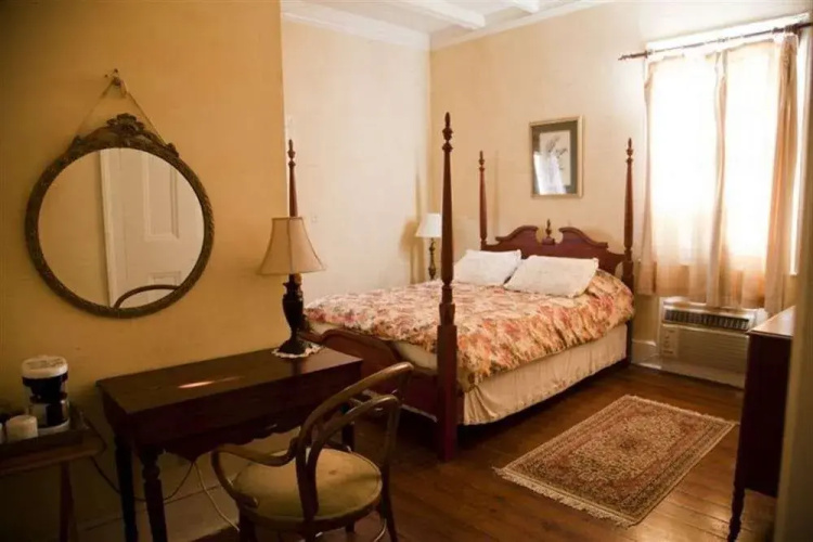 Fairchild House Bed & Breakfast