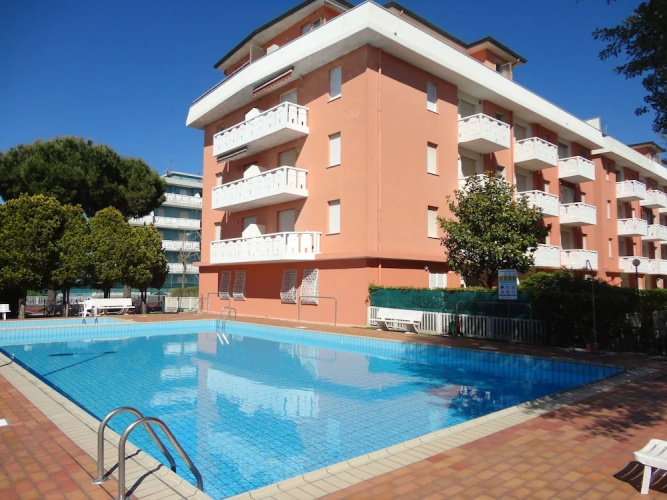 Relax and Enjoy a Garden and Pool