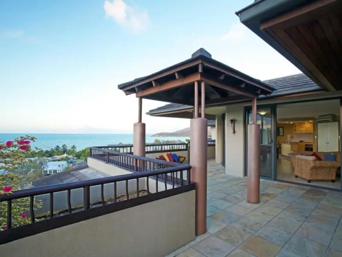 1 Bedroom Apartment with garden view