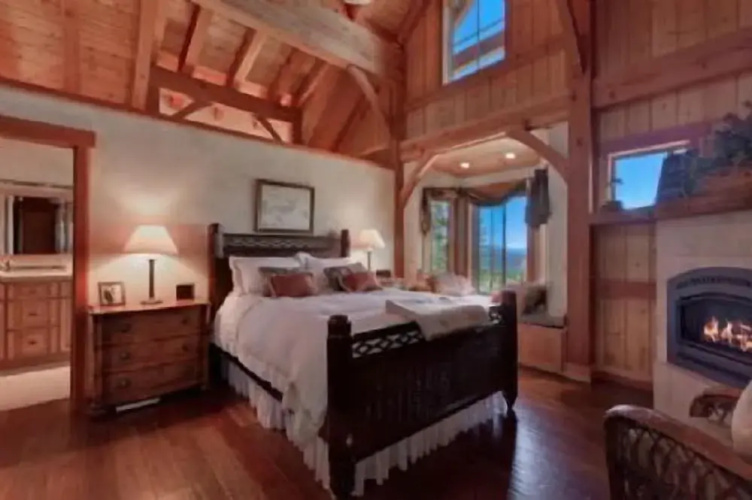 Glacier Luxury Lodge