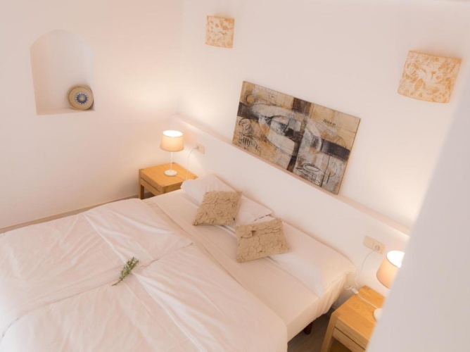 5 Bedrooms Cottage