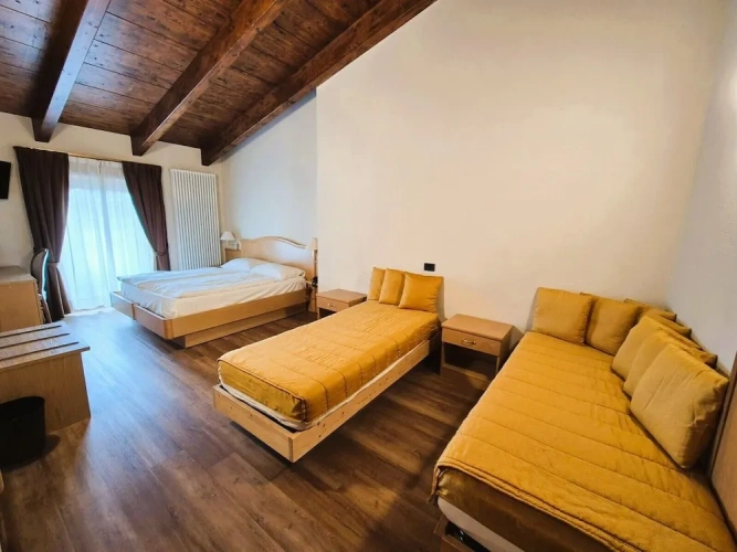 Superior Quadruple room with balcony