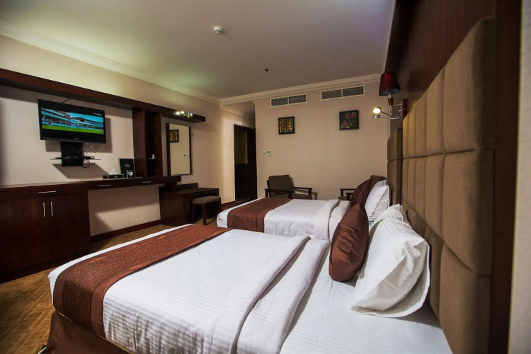 Elegance Castle Hotel