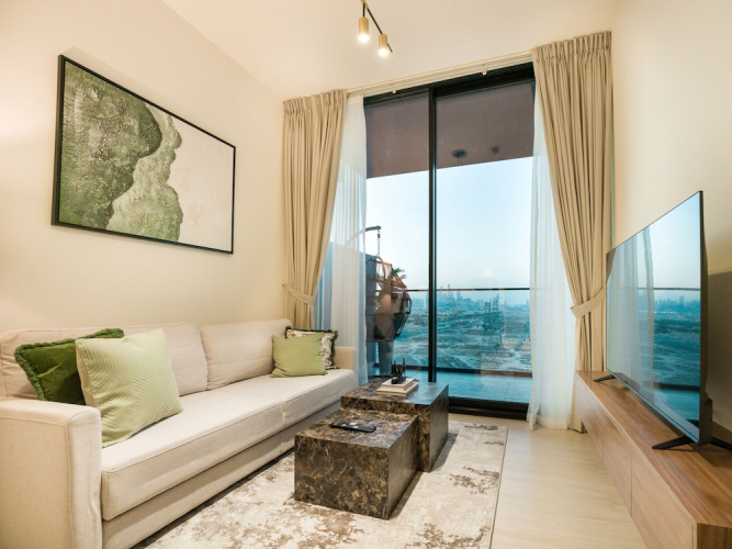 Easygo- Stylish 1bdr Binghatti Corner