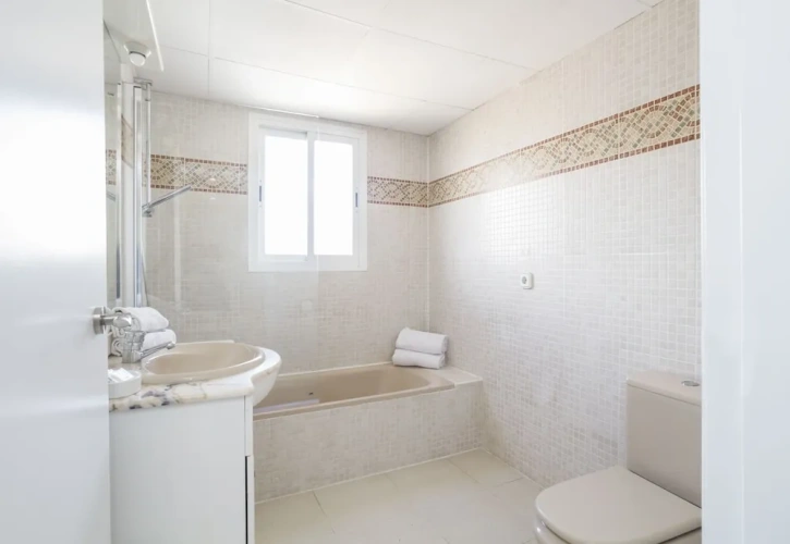 2 Bedrooms Apartment with balcony
