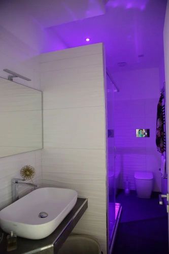 Amuri Room & Suite