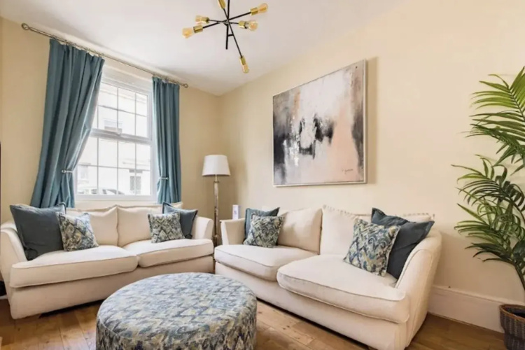 Salisbury Residences by Charles Hope