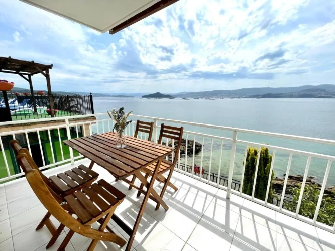 Apartment with sea view