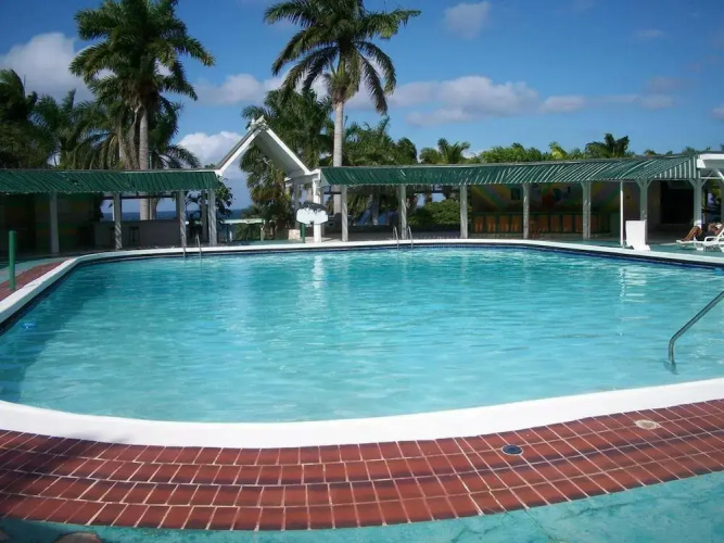Oceanview 1-bed Apt w/ Pool, Bar & Beach Access