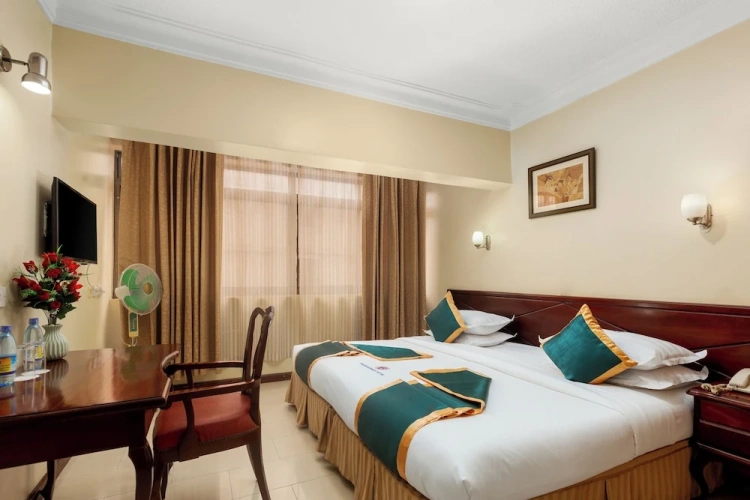 Deluxe Double room with city view