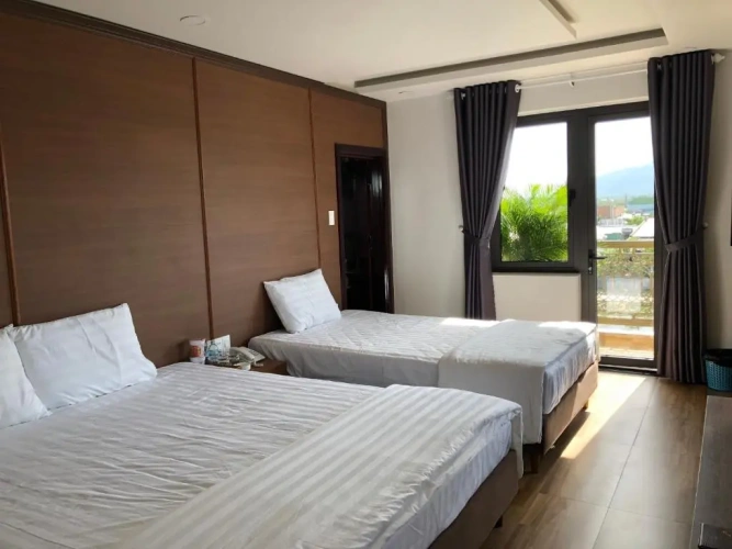 Standard Triple room with view
