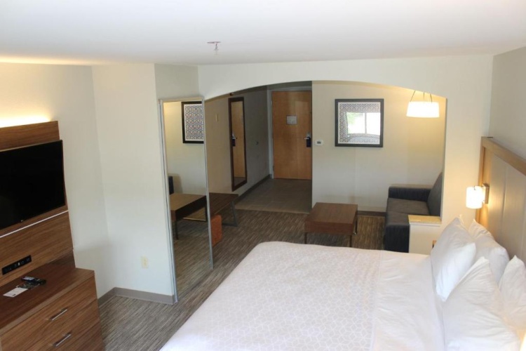 Quadruple Suite