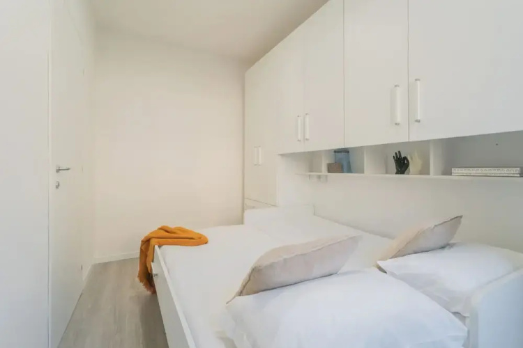 Zezio 44 by Rent all Como