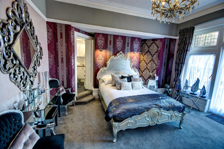 Grovefield Manor