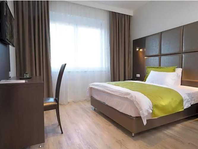 Business Single room with view