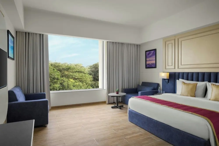 Classic Double room with city view