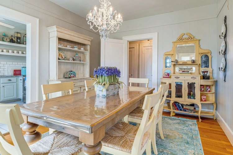 3 Bedrooms Cottage