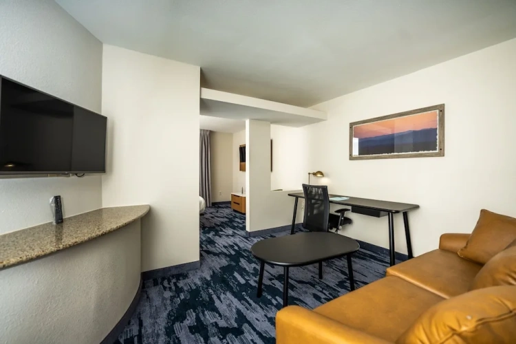 1 Bedroom Suite