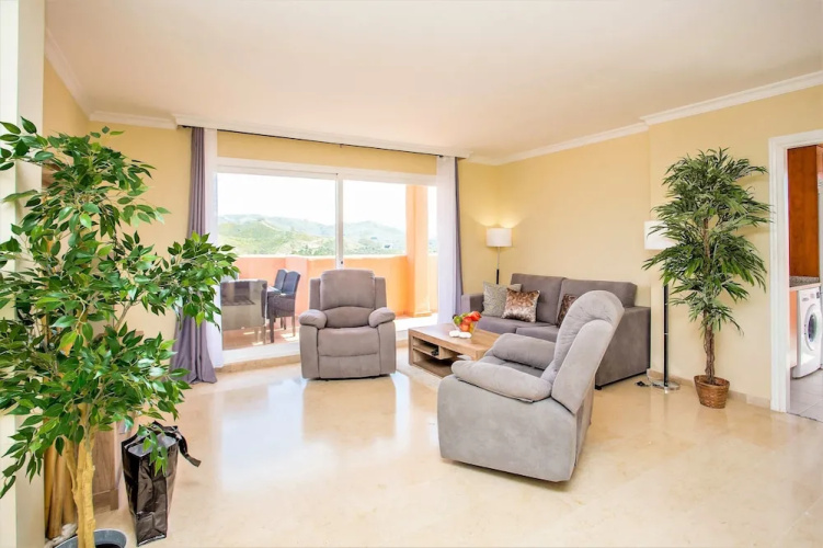 Beautiful 2 Bed 2 Bath, Duplex Penthouse JC30