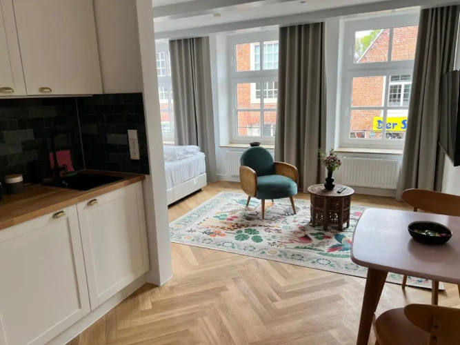 Five Rooms Hotel