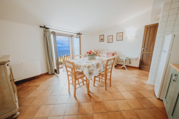 Apartment with sea view