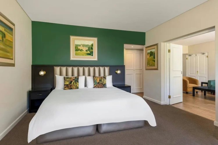 1 Bedroom Suite with garden view