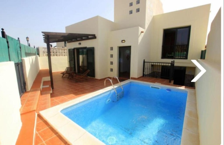 3 Bedrooms Villa
