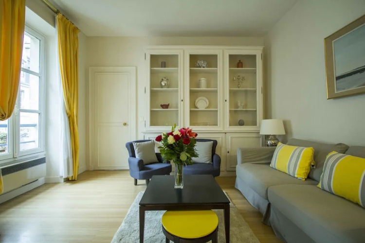 Louvre Paris Guesthouse