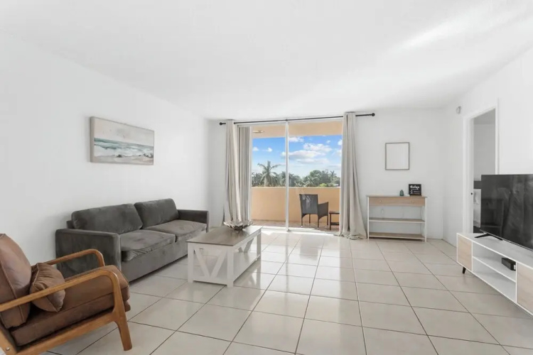 Bay Harbor Sunset Apt 5C