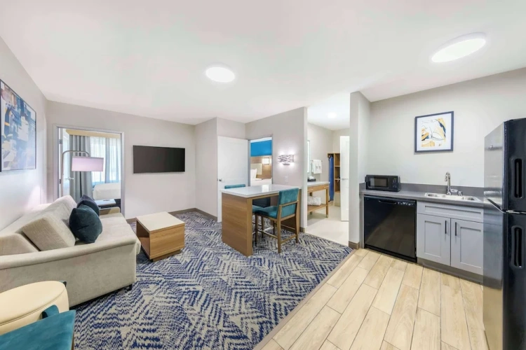 Triple Suite